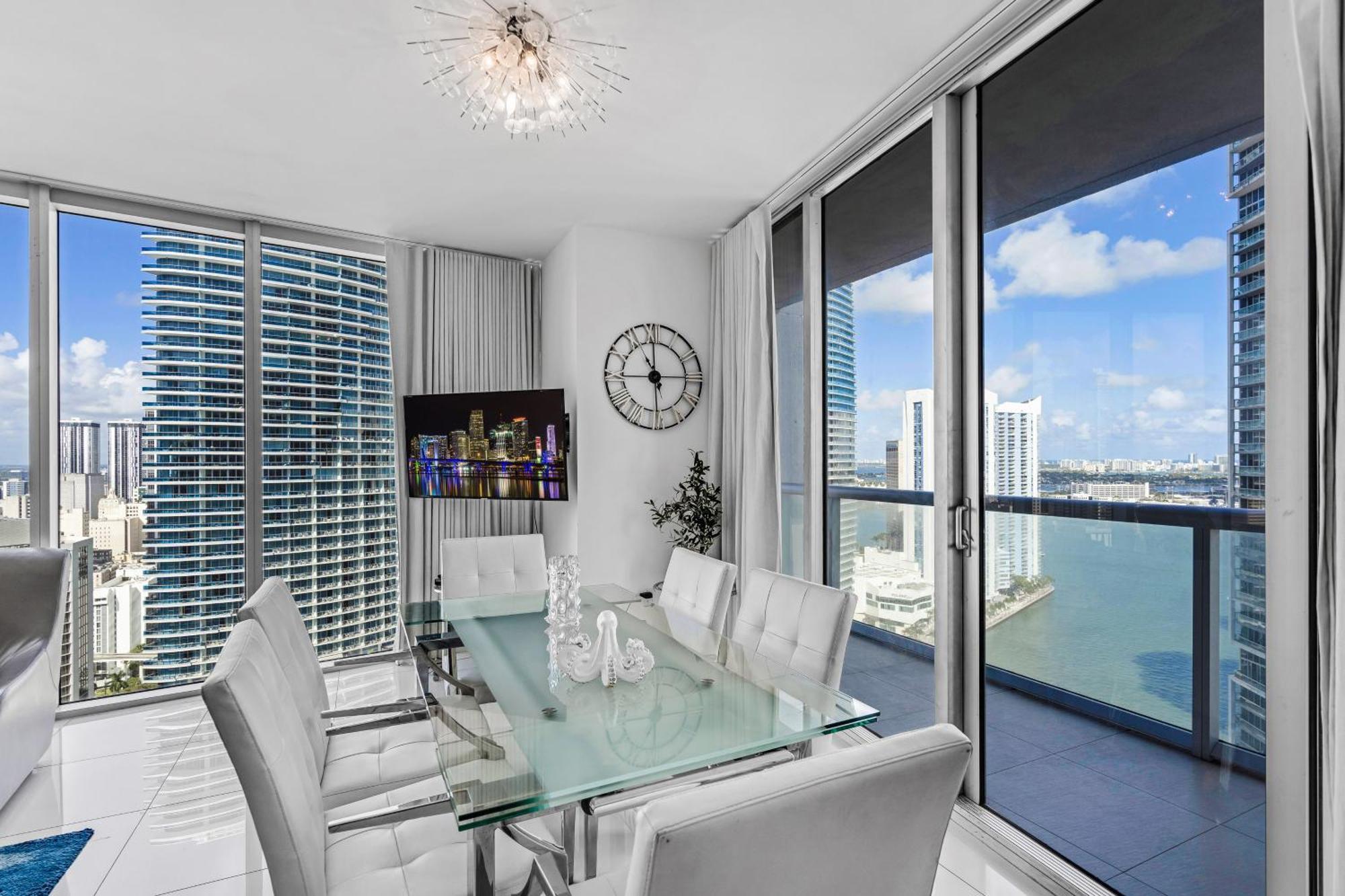 Luxurious Condo At Icon With Views Miami Exterior foto