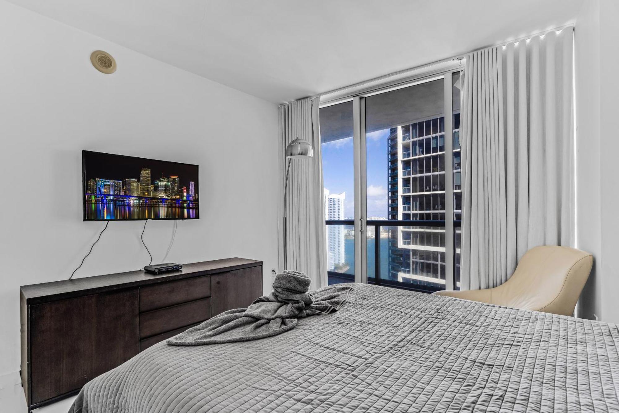 Luxurious Condo At Icon With Views Miami Exterior foto