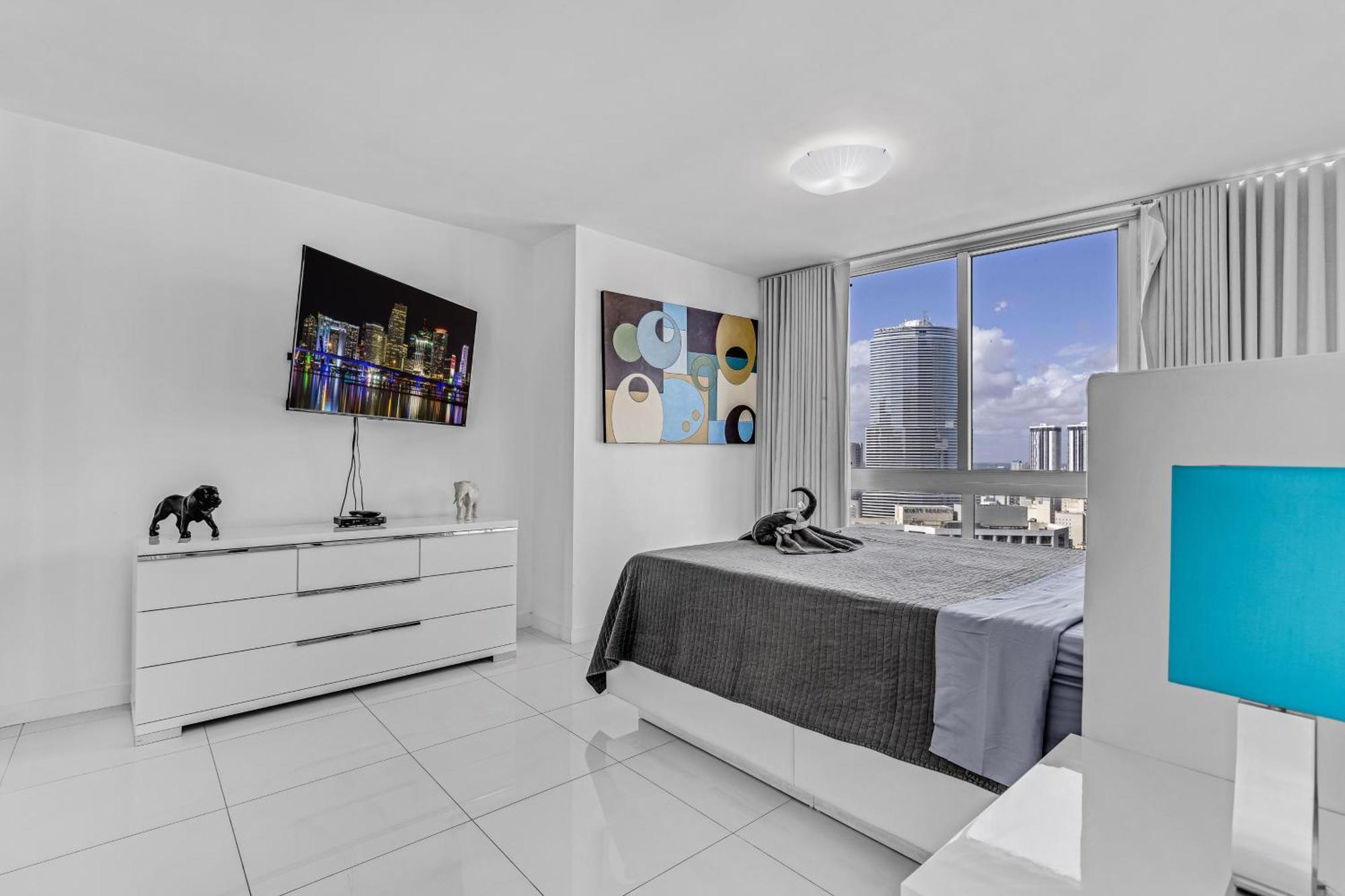 Luxurious Condo At Icon With Views Miami Exterior foto