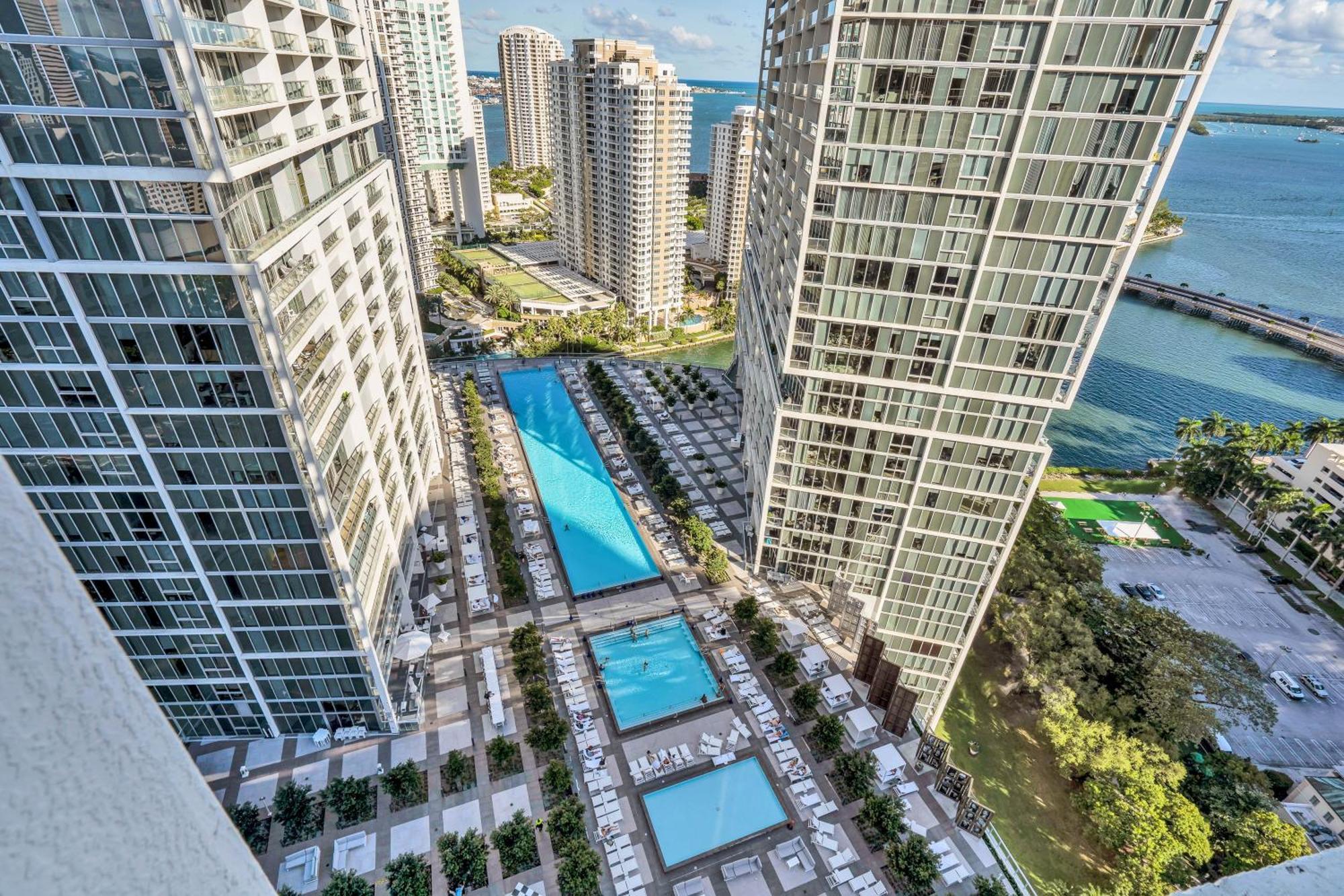 Luxurious Condo At Icon With Views Miami Exterior foto
