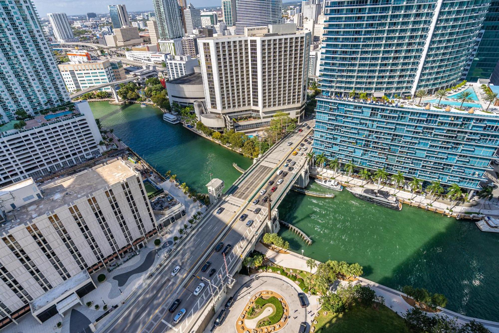 Luxurious Condo At Icon With Views Miami Exterior foto