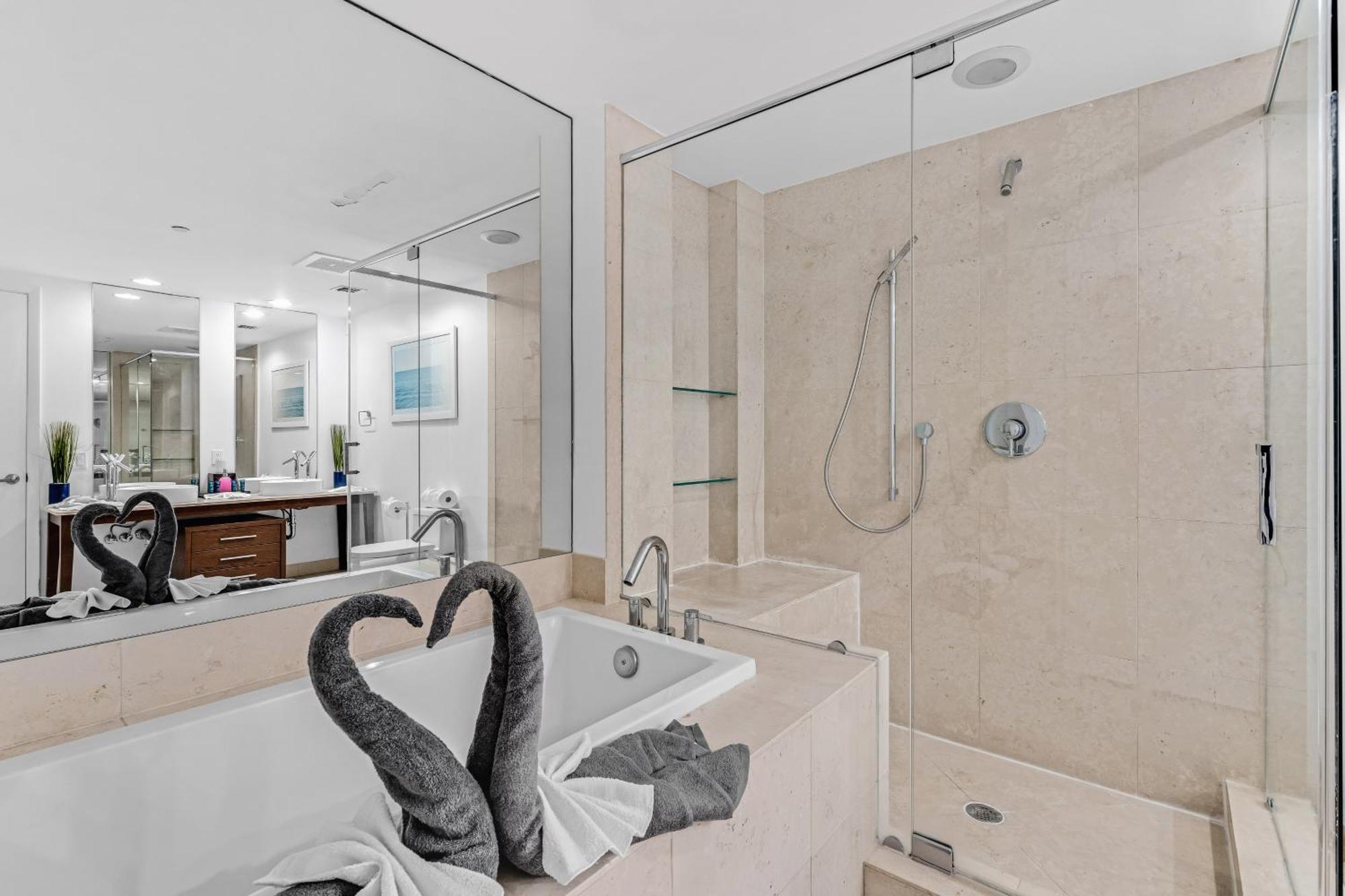Luxurious Condo At Icon With Views Miami Exterior foto